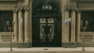 Ambasada UK w Polsce 2026 — czy potrzebna do ETA i wizy?